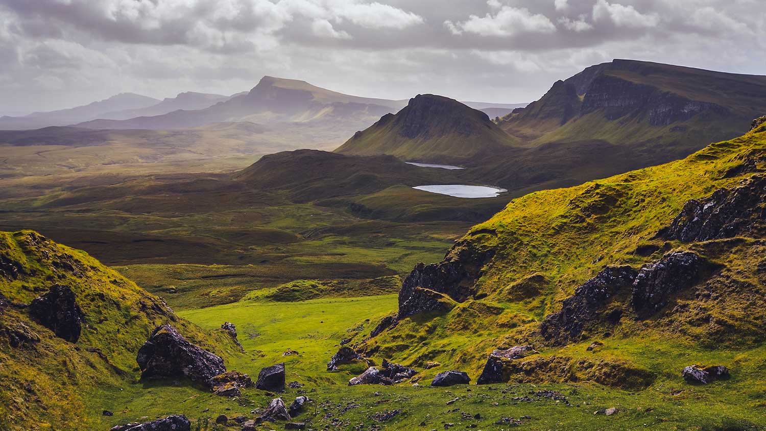 landscape view of the mountains on the isle of skye in the scottish highlands